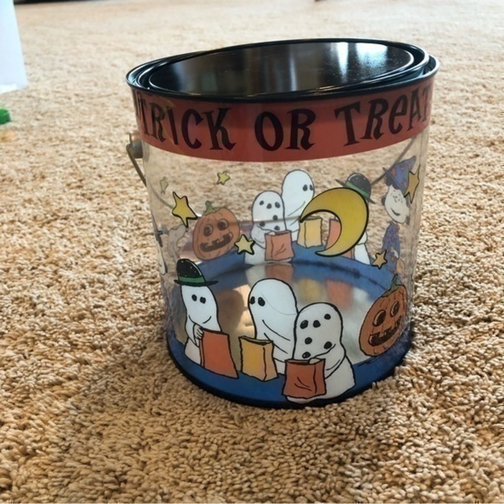 PEANUTS SNOOPY Halloween Plastic Clear PAIL BUCKET W  Trick Or Treat bucket